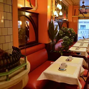 Hotel Matignon ***